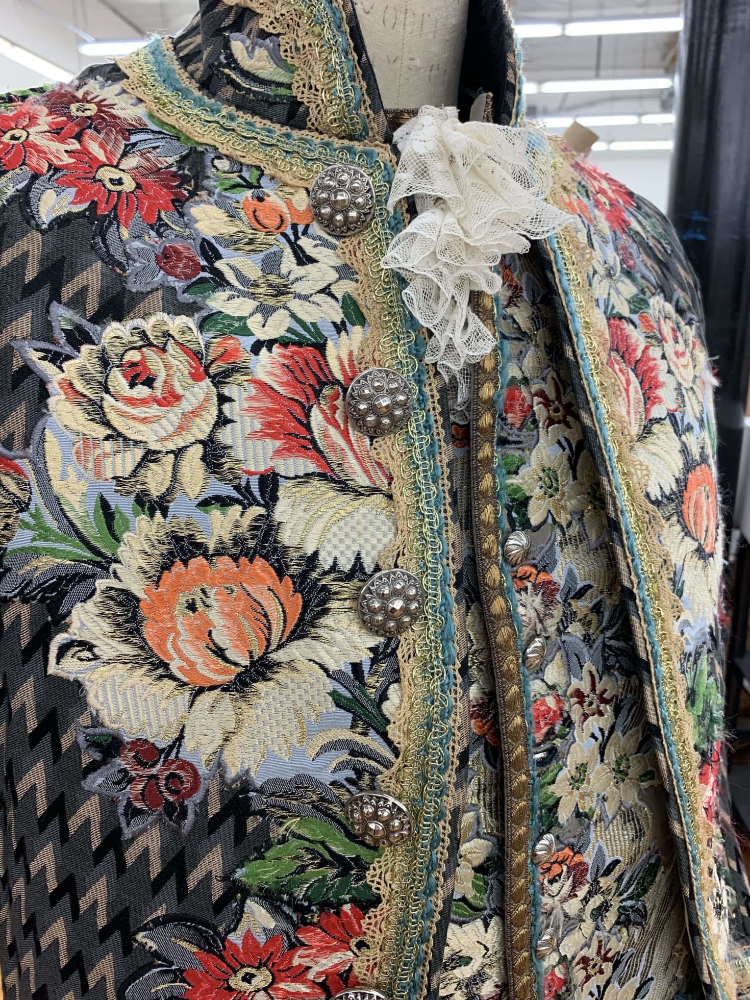 Count coat detail